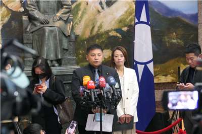 國民黨文傳會主委吳宗憲今天(24日)在中常會後接受媒體採訪。(趙婉淳 攝)