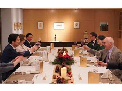 美國在台協會(AIT)處長谷立言(Raymond Greene)日前賴清德總統、副總統蕭美琴等人餐敘 (圖取自AIT臉書)