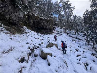 雪霸國家公園臉書粉專30日發文提醒，元旦又有冷氣團報到，規劃登山跨年民眾，務必謹慎再謹慎。 (圖：雪霸國家公園)