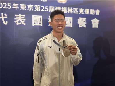摘下2025東京聽奧男子十項全能摘銀的危宇澤，最近忙著準備升大學申請，目標鎖定運動醫學與復健相關專業。(江昭倫 攝)