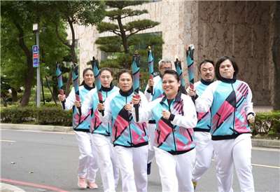 「2025世界原住民族傳統運動會」聖火4日上午抵達位在新北市新莊區的原民會。