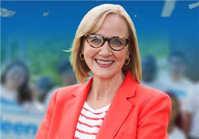 希吉斯(Eileen Higgins)成為28年來第一位當選邁阿密市長的民主黨人。(Eileen Higgins FB)