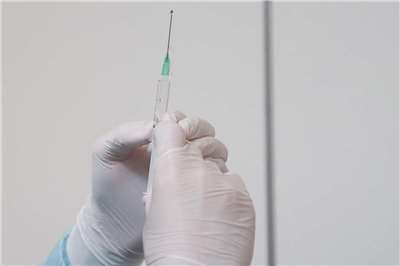 由疫苗懷疑論者的美國衛生部長小羅勃甘迺迪主導的專家小組決定，將不再建議新生兒接種B型肝炎疫苗。(Pixabay)