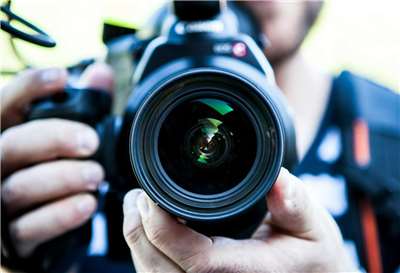 越南國會10日通過「媒體法」修正案，規定記者須配合當局刑事調查要求，透露其消息來源。示意圖。(翻攝Pexels.com)