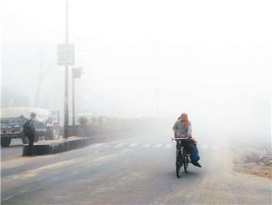 2022年至2024年間，印度新德里6家公立醫院收治超過20萬例急性呼吸道疾病病例，凸顯了空氣污染對健康的影響。 (示意圖／Unsplash)