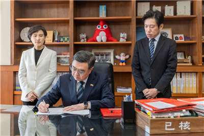 針對財劃法爭議，行政院長卓榮泰15日宣布「不予副署」法案。(圖：卓榮泰臉書)