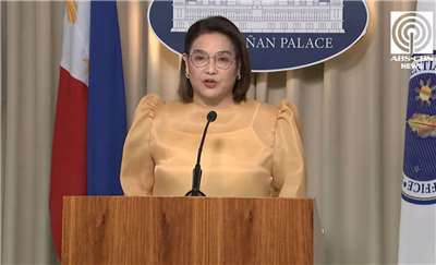 菲國總統府發言人卡斯楚(Claire Castro)記者會上說明有關澳洲雪梨邦代海灘槍擊案的槍手傳言曾在菲律賓接受訓練事宜。(翻攝YT/@abscbnnews)