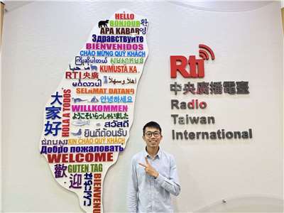 醫師、台文作家：洪明道