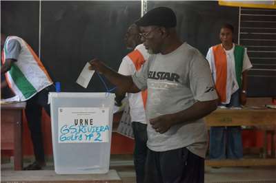 象牙海岸選務當局29日公布27日國會選舉結果，執政黨「民主和平聯盟」贏得逾7成席次。(檔案照)