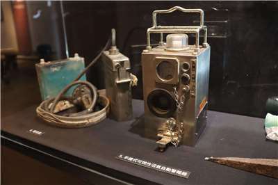 正福煤礦留存的沼氣警報器，偵測礦坑沼氣濃度，預防災害發生  本照片轉載自大溪木藝生態博物館官網
