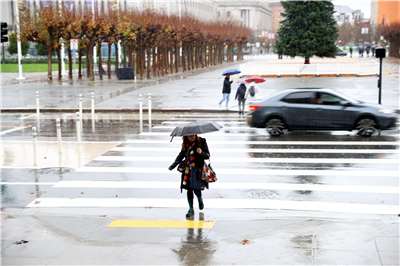 豪雨襲擊加州，圖為舊金山市區一景。