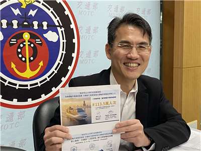 交通部航政司長韓振華4日表示，台灣郵輪旅次再創新高，因此交通部也將三箭齊發，保障旅客的權益。(吳琍君攝)