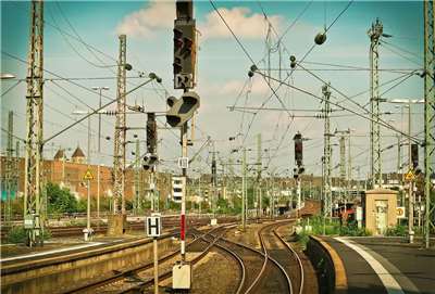 台鐵漢本到武塔間電纜遭剪斷，鐵警專案偵辦。示意圖。(Pixabay圖庫)