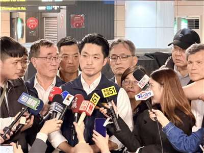 台北市長蔣萬安晚間表示，北市府已成立「1219台北市緊急維安應變專案小組」，警局各單位即刻啟動全市維安戒備及巡檢機制，提高見警率。 （劉玉秋攝）