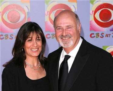 羅勃雷納（Rob Reiner）與妻子辛格（Michele Singer）資料照。