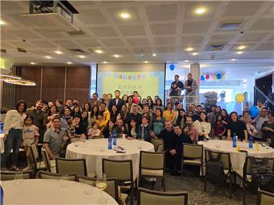 駐以色列代表處舉辦餐會邀請在台以人共聚一堂，參與人數多達120人。圖：駐以色列代表處提供