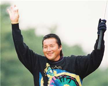 日本高球傳奇「巨人」尾崎將司癌逝，享壽78歲。