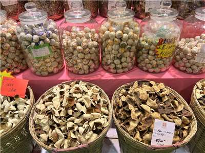 陳皮，年份不同價格不同，越耐越貴。