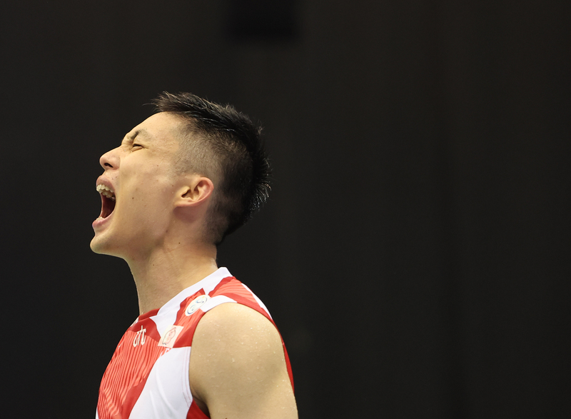 台灣「羽球一哥」周天成8日在印尼羽球賽決賽中以20比22、14比21不敵丹麥名將安東森，但仍進帳1面銀牌。(圖：中央社)