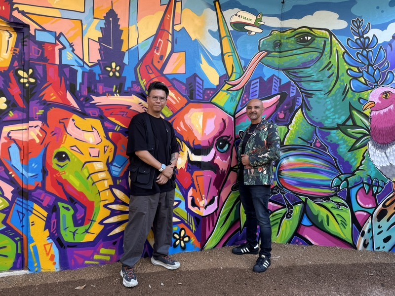 台灣藝術家BOUNCE（左）與美國藝術家
GONZO247（右）再度攜手在美國休士頓動物園共同
創作全新壁畫，預計今年10月將第3度合作，在台北
市立動物園創作全新壁畫。
