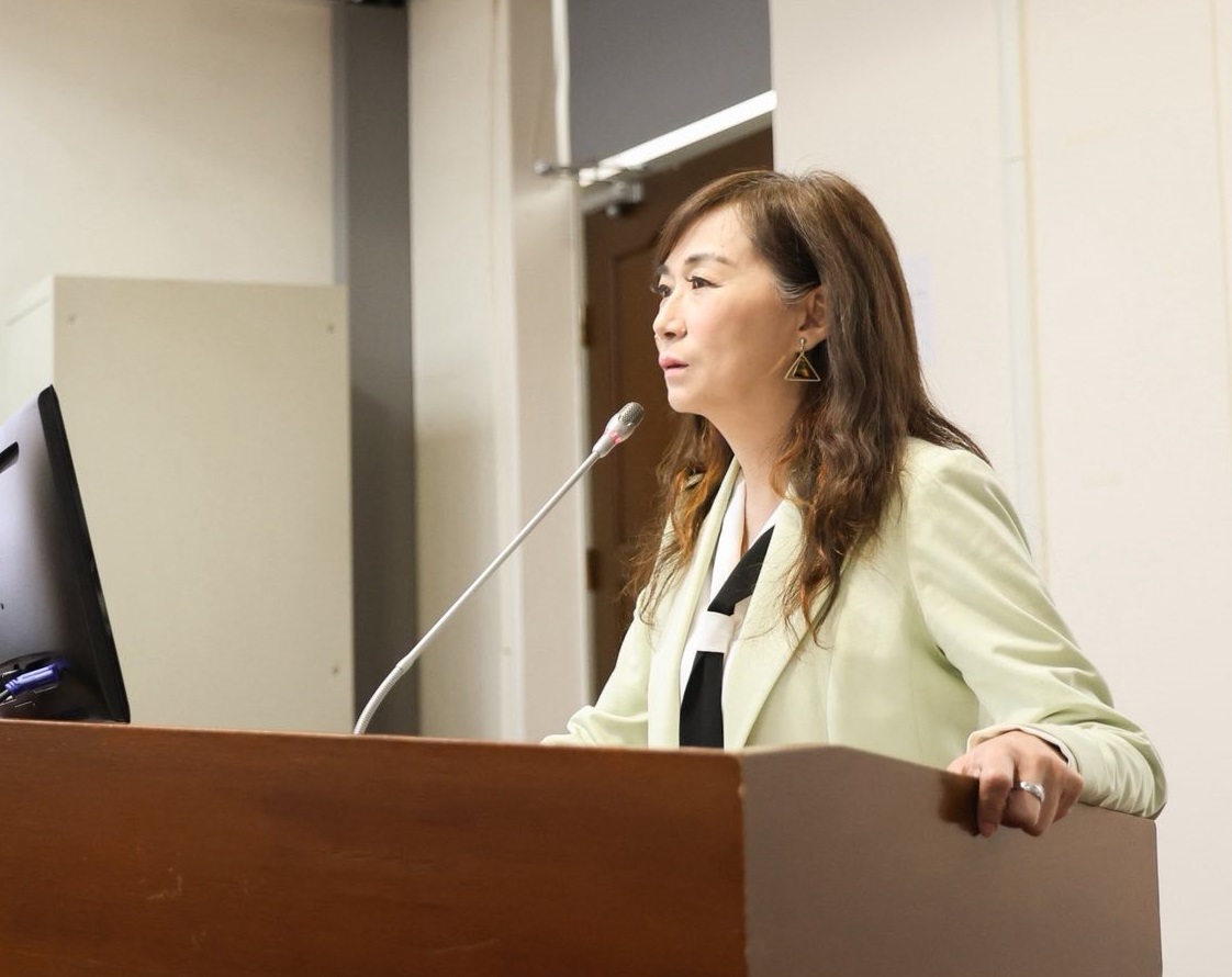 民進黨立委林宜瑾擬提案修正《立法委員行為法》第7條，禁止立委利用科技合成假影像、假聲音問政質詢。(FB@林宜瑾)