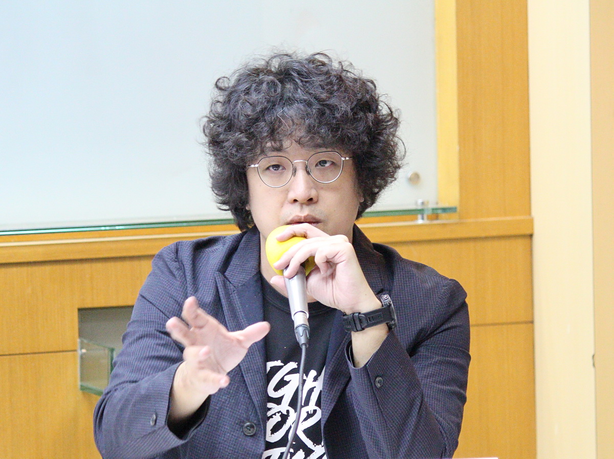 民進黨立委沈伯洋之父的公司登記填寫「中國台灣」，陸委會表示，所有跟大陸做進出口的廠商都一樣 (央廣檔案/記者王照坤 攝)