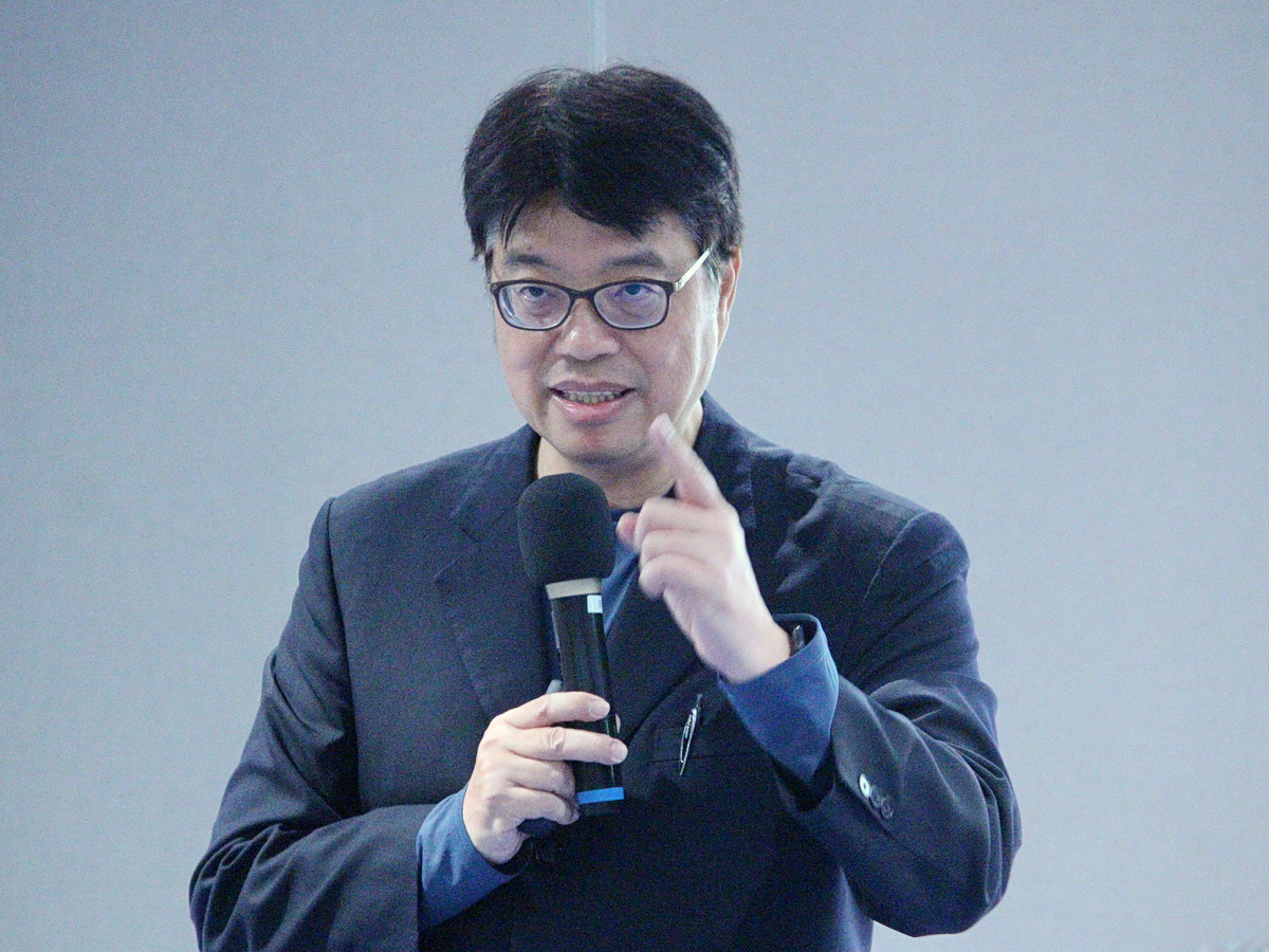 陸委會主委邱垂正27日在台中出席「兩岸關係與民主韌性暑期青年營」時表示，中共是台灣唯一境外敵對勢力 (央廣記者王照坤 攝)