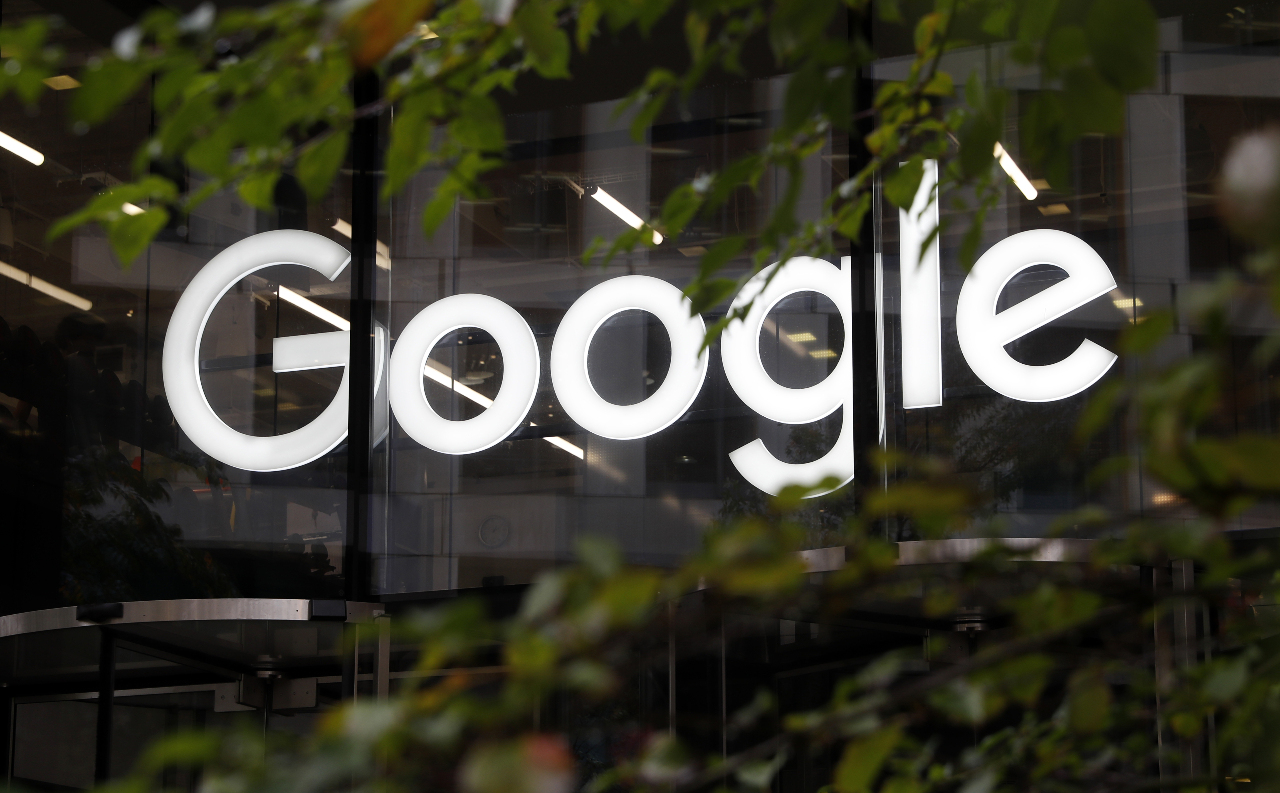 英國競爭監管機構擬將Google列為「戰略性市場地位」，意味著它將受到英國新法規規範。(美聯社/達志影像)