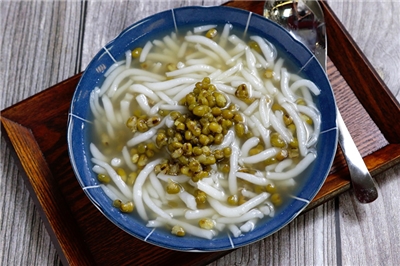 綠豆湯加米篩目(圖片取自楊桃美食網)