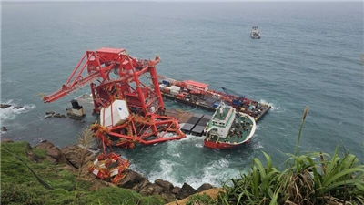 中國籍貨輪「鈺洲啟航」（圖）觸礁擱淺在野柳岬已經超過半年。資料照片 (圖：中央社)