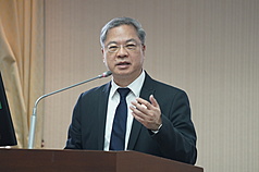 立法院內政委員會28日處理114年度中央政府總預算
案有關行政院預算解凍案，行政院秘書長龔明鑫
（圖）等列席備詢時，再度遭在野黨立委質疑。