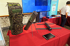 圖為中科院3日展示勁蜂一型攻擊無人機。