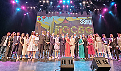 EF
卑詩省台灣商會年度晚宴 加拿大議員讚賞台灣
卑詩省台灣商會10日舉行33屆年度晚宴，以「芳華絕
代」為主題，充滿復古又創新的氣氛，多位加拿大議
員出席，肯定台灣經濟與民主成就，也讚揚台商對加
拿大經濟的貢獻。
中央社記者程愛芬溫哥華攝 114年6月10日
