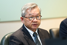 行政院政委兼國科會主委吳誠文表示，台灣應將半導體與AI等高科技優勢，與生醫產業強強結合，組成「台灣隊」，培育跨域人才，推動AI於生技醫藥領域的實質落地應用。(圖：中央社)