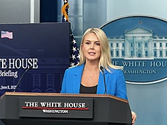 美中官員在倫敦進行2天經貿談判後，已針對貿易架
構達成共識。白宮發言人李威特11日表示，美國總統
川普正和貿易團隊檢視相關細節。