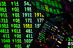 台股19日開低震盪走低，終場下跌353點，收22003點。

