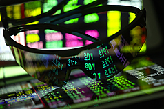 受到美伊戰事衝擊影響， 台股23日早盤挫逾400點。(中央社資料照片)