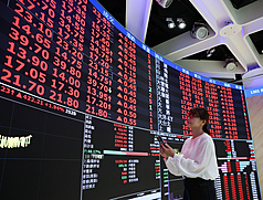 台北股市25日開高走高，終場上漲241.85點，收22430.61點，越過年線約22269點。示意圖。(圖：中央社)