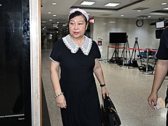 台北地檢署偵辦民進黨新北市議員陳乃瑜罷免案疑涉
偽造提議書案，24日指揮調查局搜索並約談多人，其
中包含國民黨立委羅明才新店服務處繆姓主任
（圖），晚間移送北檢複訊。