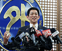 來台訪問的前日本經濟安保大臣小林鷹之（圖）26日在外交部受訪時表示，日本與台灣共享基本的價值觀，對日本而言，台灣是多年來的朋友和夥伴。(圖：中央社)
