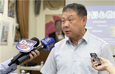 中央大學台灣經濟發展研究中心執行長吳大任30日分析，若川普關稅最後超過20%，將對台灣傳統產業造成嚴重衝擊，出口衰退幅度恐超乎想像。資料照。(楊文君攝)