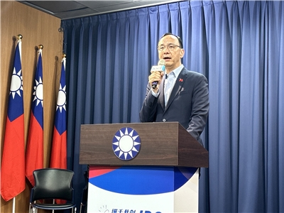 國民黨今天(17日)宣布不參加國安簡報，國民黨主席朱立倫表示，建立朝野對話平台是最重要目標，希望藍白兩黨秘書長持續與總統府協商。(趙婉淳 攝)
