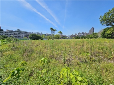 國土管理署11日表示，中央均依程序處理新北市三重「銀新未來城」都市計畫變更案，並未延宕審議時程。圖為空地。(圖：中央社)