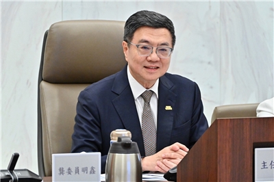 行政院長卓榮泰指出，行政院已提出「青年基本法草案」，期待透過與青年的對談、交流，能讓青年的夢想得以實現，也能讓國家政策推動上朝年輕主流化的構想更往前邁進一步。(圖：行政院)