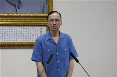 國民黨主席朱立倫11日主持中常會，他宣布展開「愛國者行動」，守護每一席國民黨立委。(趙婉淳 攝)

