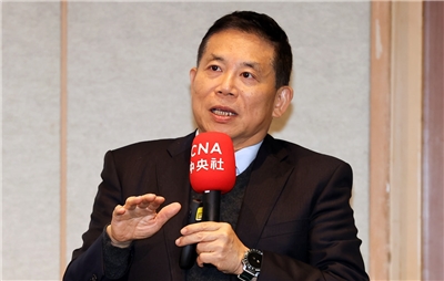 政府力拚創新創業，國發會將舉辦創新創業100競賽。圖為主任委員劉鏡清資料照。(圖：中央社)