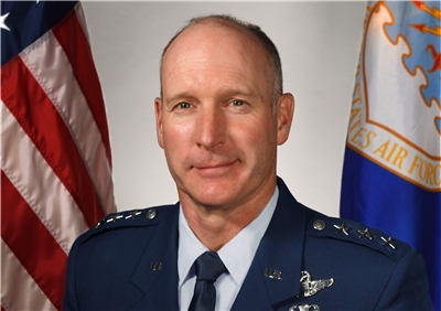 駐日美軍兼第5航空隊司令、空軍中將約斯特(Stephen F. Jost)。 (圖:美國空軍)
