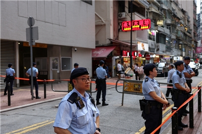 香港警方3日在維多利亞公園周邊進行截停搜查。(路透社/達志影像)