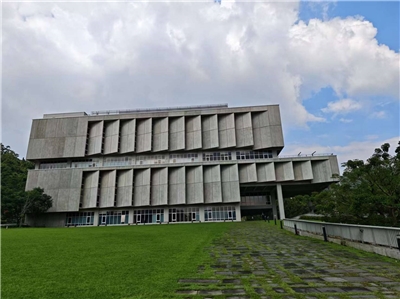 政大圖書館