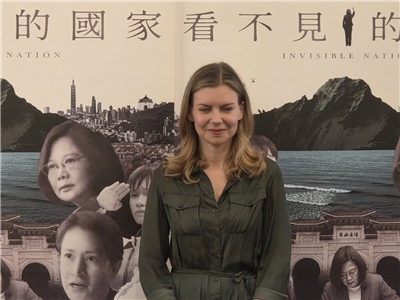 紀錄片《看不見的國家》即將在台上映，導演葛靜文今11日接受央廣專訪表示，台灣克服獨裁和戒嚴，走向民主，以及在面對中國威權下取得的成就，值得世界借鏡。(江昭倫 攝)